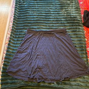 Max Studio. Elastic waist band, knee length